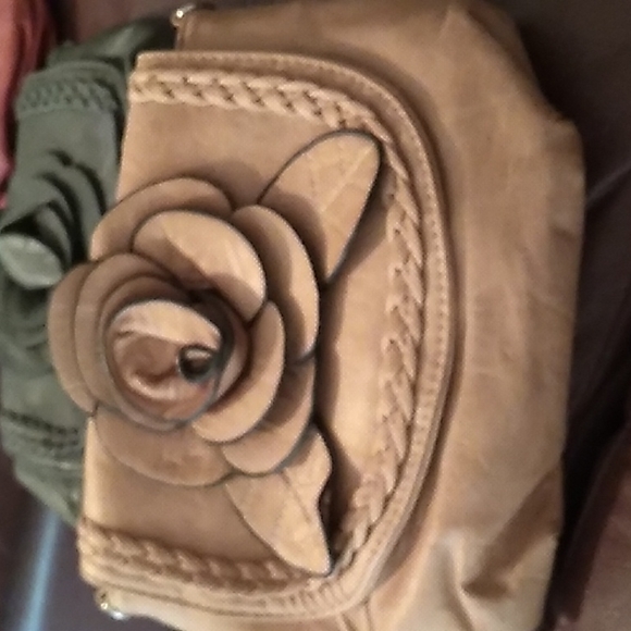 Purses - Picture 4 of 10